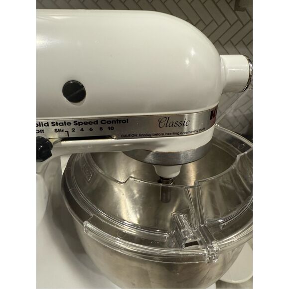 KitchenAid Classic Stand Mixer K45SS 4.5 Qt White w/ Bowl & 3 Attachments USA - Picture 6 of 9